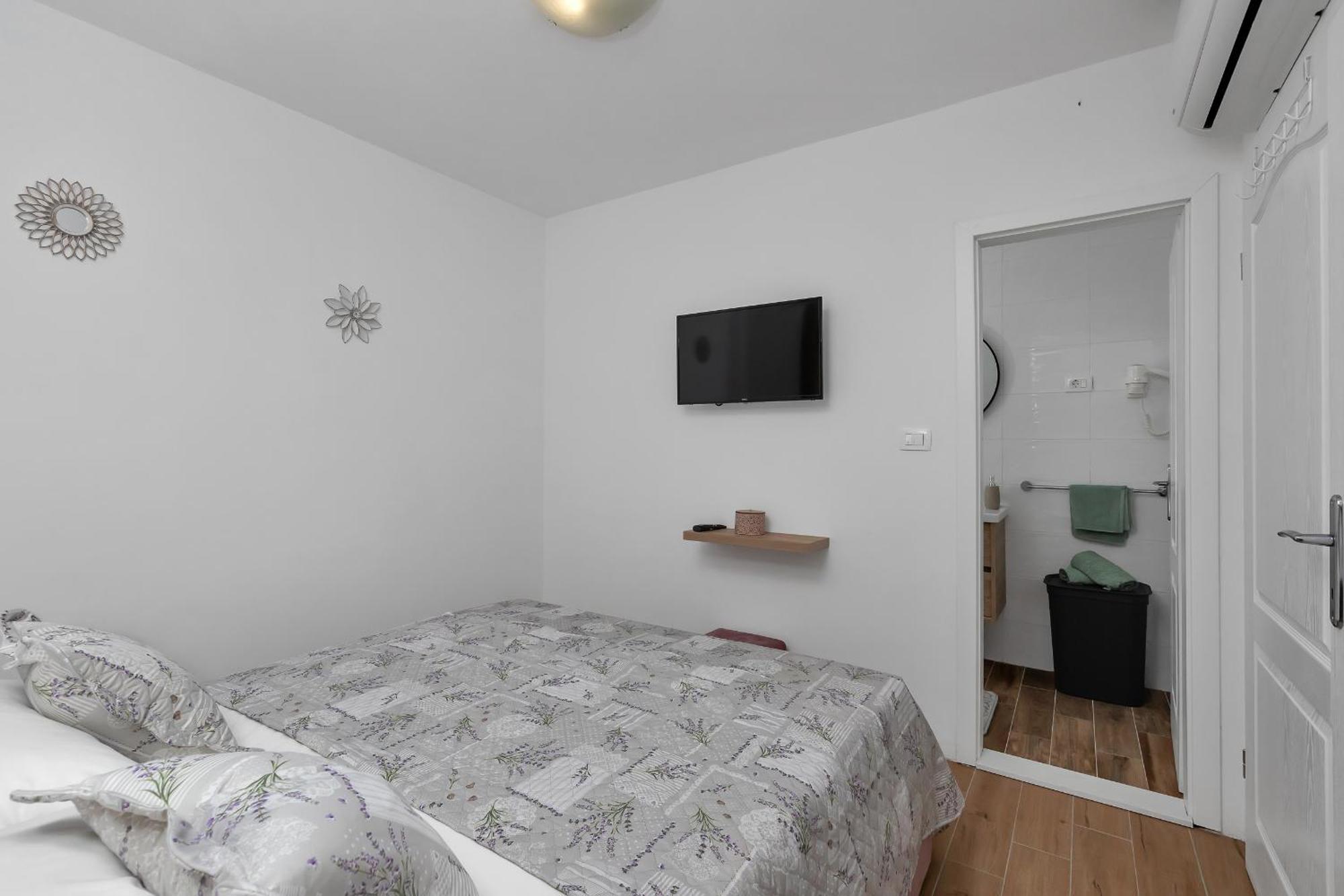 Holiday Home Danica Ozici Bagian luar foto